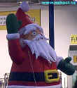 Na Vánoce mají někde místo Ježíška Santa Clause. Nejinak tomu bylo v Budapešti.