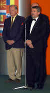 Zahajovací ceremoniál Eurodogshow 2003: prezident SKJ Štefan Štefík a prezident FCI Hans. W. Müller.